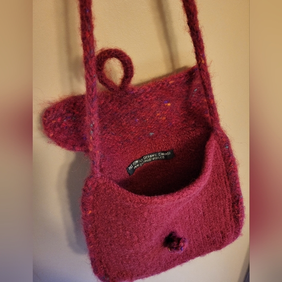 Pat Rowan Gemini Dream. Handmade felted knit wool shoulder bag. Red - Picture 4 of 4